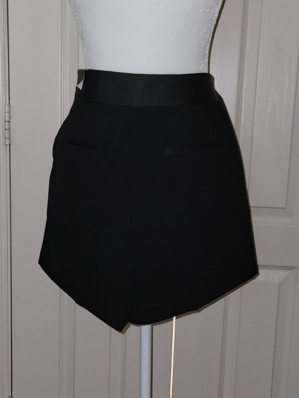 Shorts - Picture 3 of 3